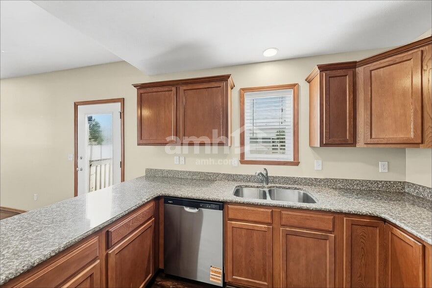 Building Photo - 6715 Legacy Pointe Ct