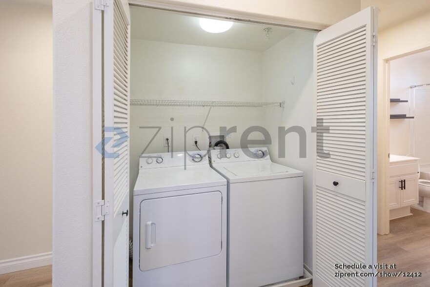 Building Photo - Unit 181
