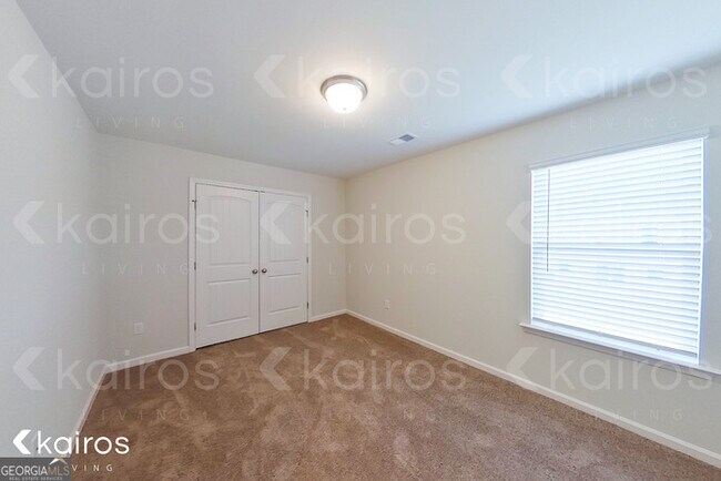 Building Photo - 15 Duluth Dr