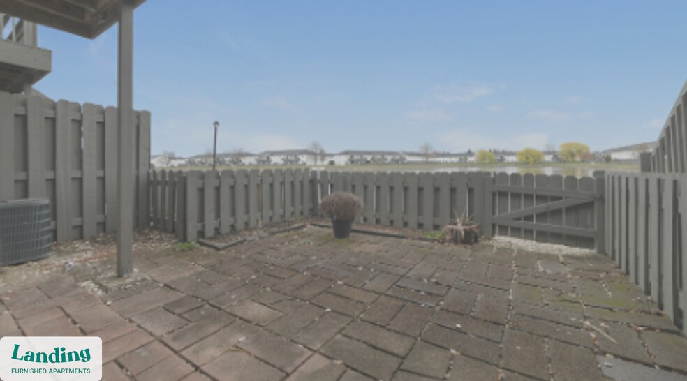 Building Photo - 7601 Carlton Arms Dr