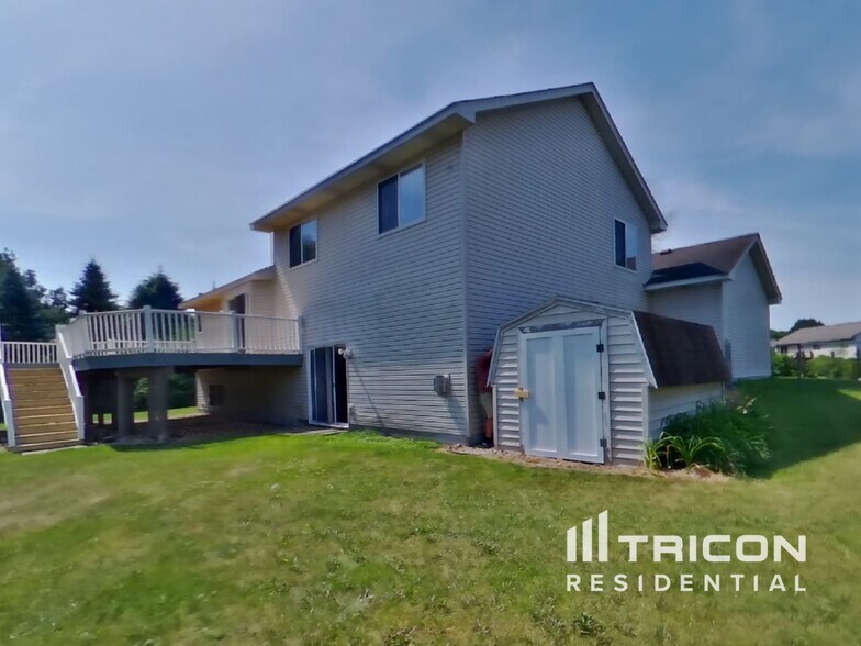 Building Photo - 2739 Zumbrota Cir NE