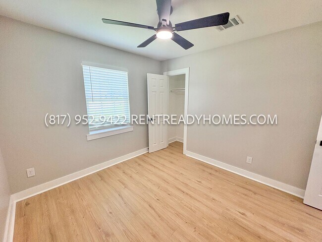 Building Photo - 607 Lake View Dr