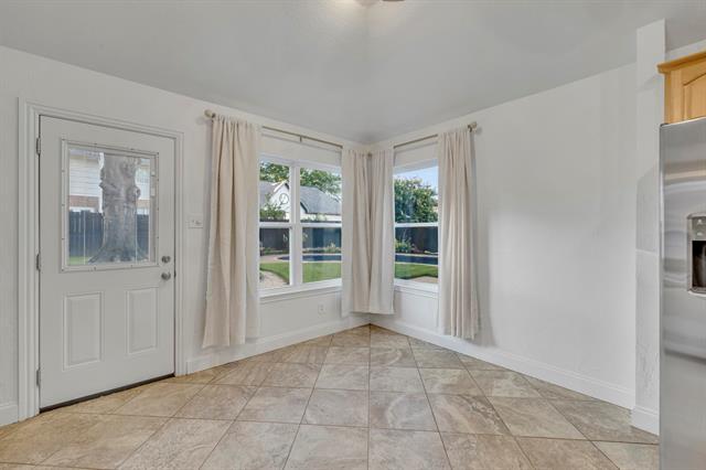 Building Photo - 3354 Summerfield Dr