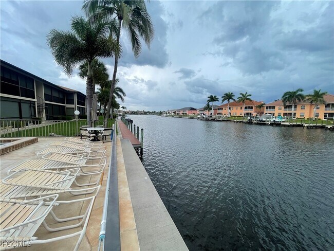 Building Photo - 4525 Country Club Blvd