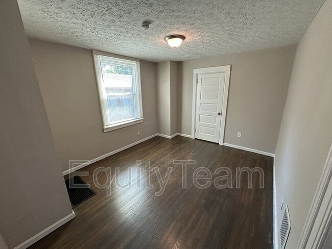 Building Photo - 625 Symmes Ave