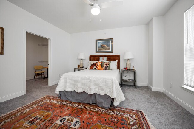 Building Photo - 231 Walton Ave