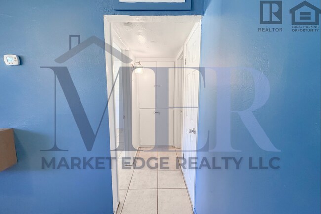 Building Photo - 3114 E Hubbell St