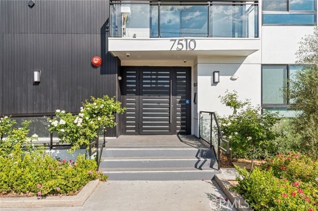 Building Photo - 7510 Sepulveda Blvd