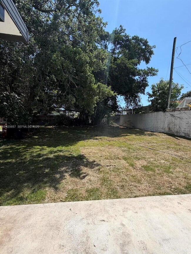 Building Photo - 2333 SW 58th Ave