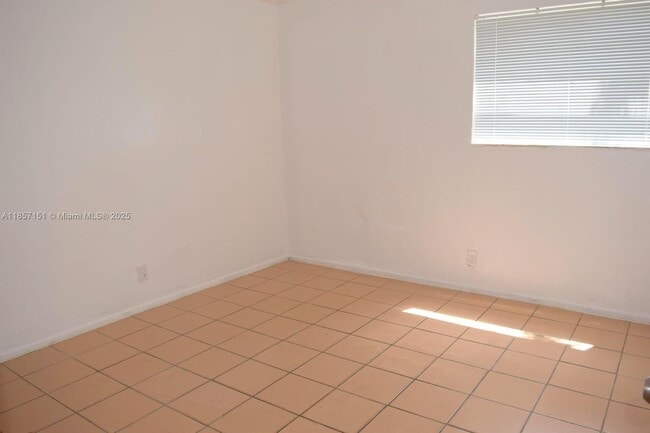 Building Photo - 2250 NW 59th Terrace