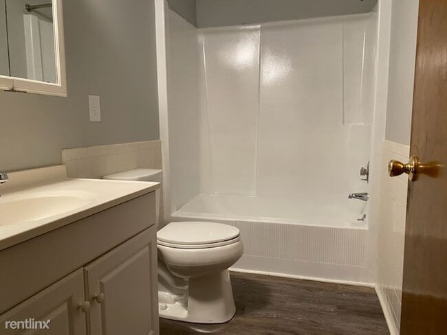 Building Photo - 2 br, 1 bath Apartment - River Life 519