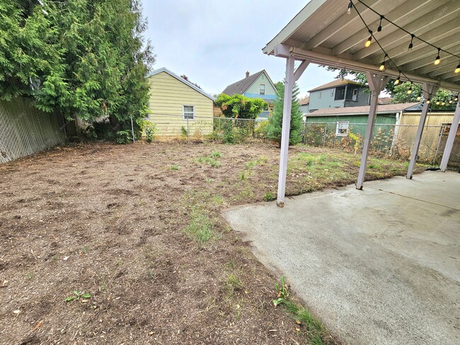 Building Photo - 3934 SE 29th Ave