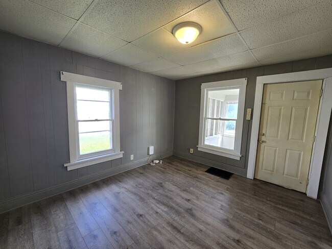 Building Photo - 211 Manson St