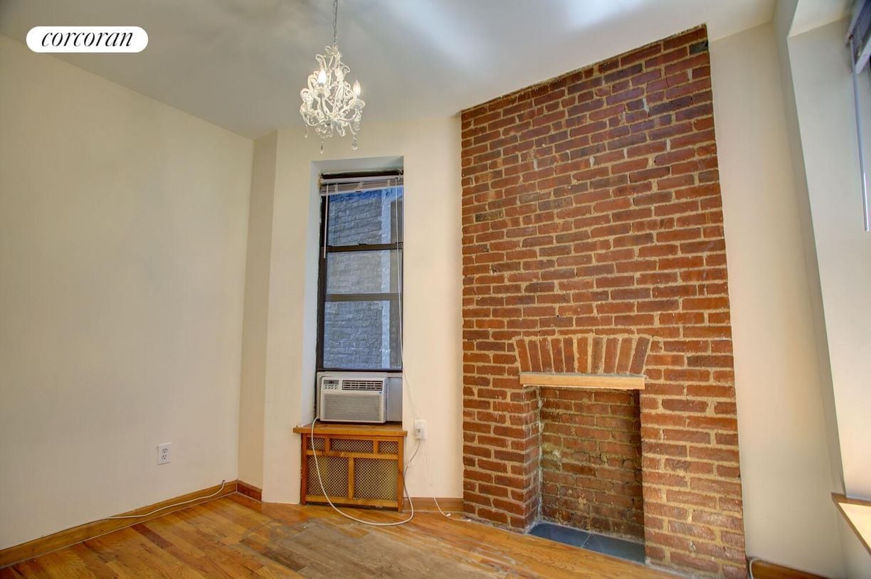 Building Photo - 139 W 83rd St