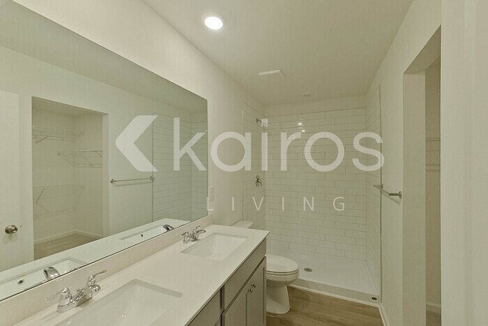 Building Photo - 218 Birch Ave