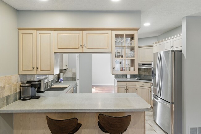 Building Photo - 12 White Oak Bend
