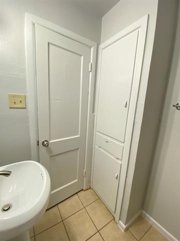 Building Photo - 2322 Fenwick Dr