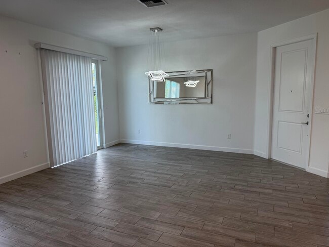 Building Photo - 4416 Hammock Grove Dr