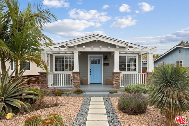 Primary Photo - 3836 Seneca Ave