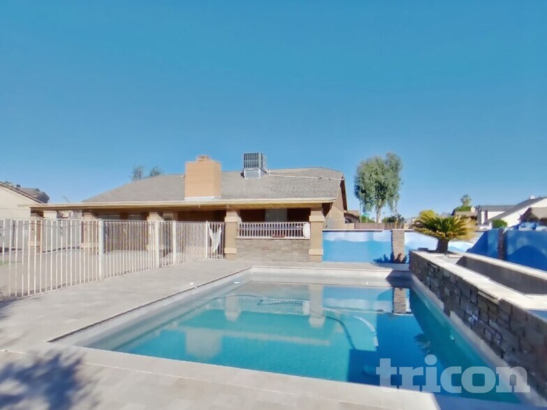 Building Photo - 4947 E Greenway Cir