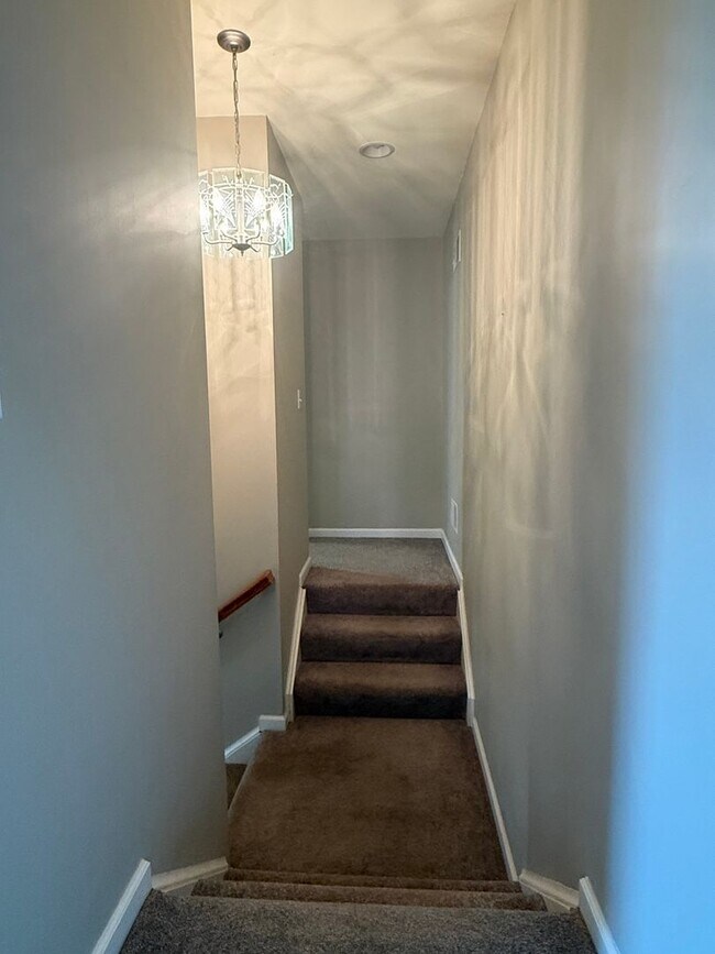 Building Photo - For Rent 3 bed / 2.5 bathrooms | attached 2 car-garage plus detached 2 car-garage on a 1.52-acre ...