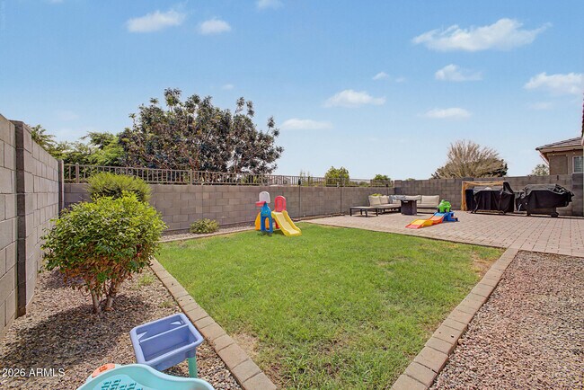 Building Photo - 12113 W Country Club Trail