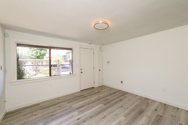 Building Photo - 771 17th St