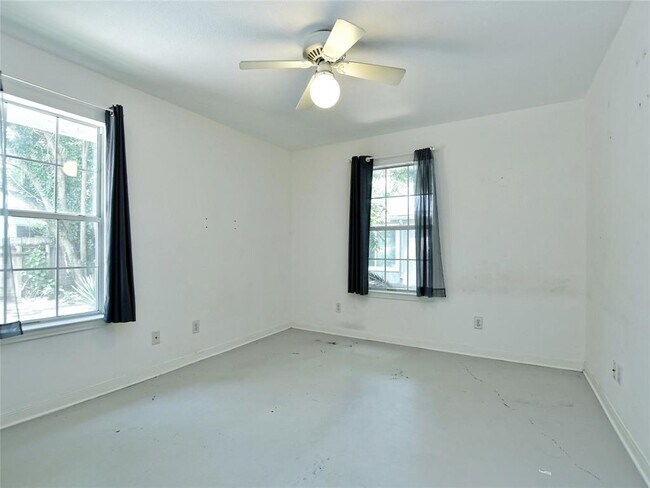 Building Photo - 4604 Red River St