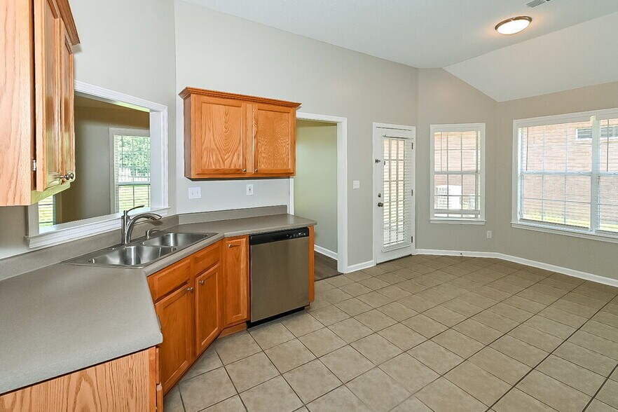 Building Photo - 7753 Meadow Ridge Ln