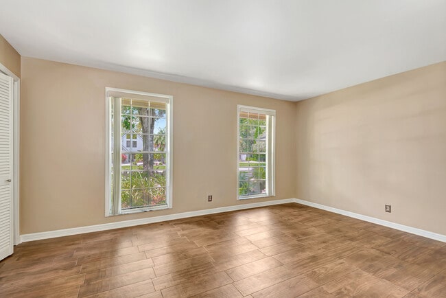 Building Photo - 119 Rio Pinar Dr