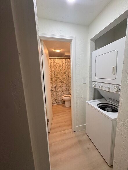 Building Photo - 727 E 600 S