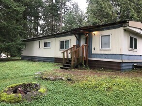 Building Photo - Charming 2 Bedroom in the Mountains!