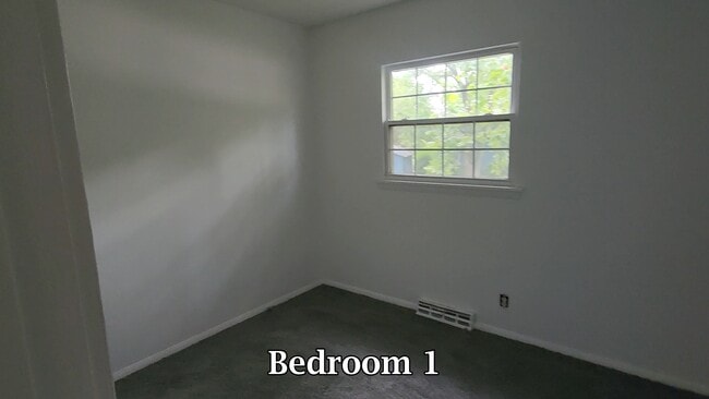 Building Photo - 4003 Latham St