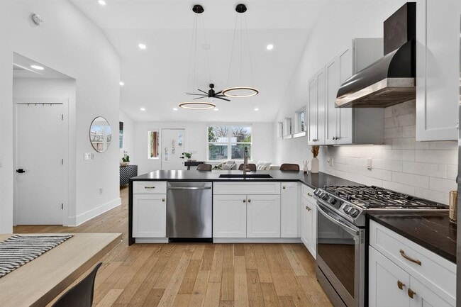 Building Photo - 504 W Croslin St