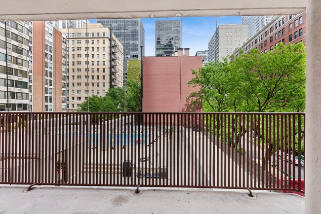 Building Photo - 200 E Delaware Pl