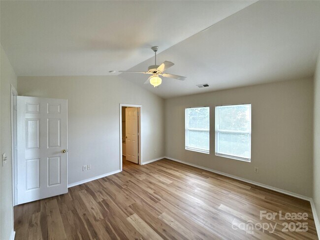 Building Photo - 9402 Darwick St