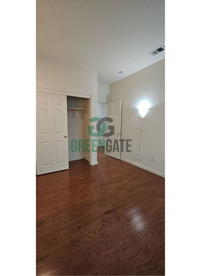 Building Photo - Available Now! 3 Bedroom 2 Bath Spacious Home in Tracy!!