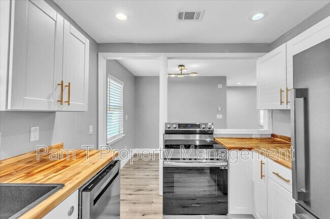 Building Photo - 2514 Florida Ave