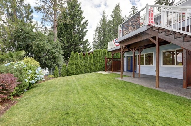 Building Photo - Private Waterfront 1-Bedroom Unit with Dock Access and Private Patio on Lake Tapps