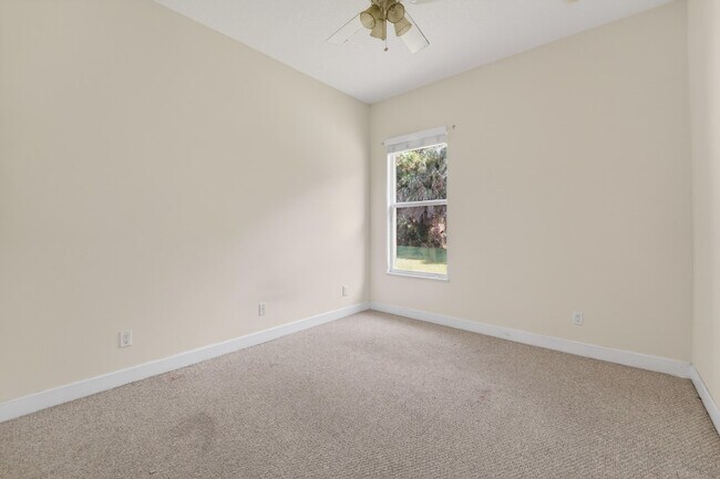 Building Photo - 854 SW St Tropez Ct