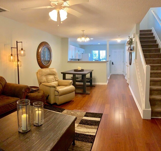 Building Photo - 466 Doane Way