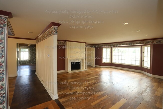 Building Photo - 460 S Bridge View Dr