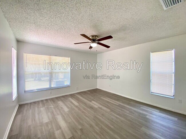 Building Photo - 6400 Lake Horseshoe Dr
