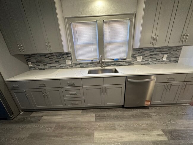 Building Photo - 5414 Brooklyn Ave