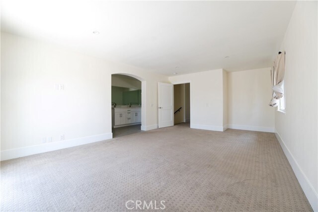 Building Photo - 10 Mayflower