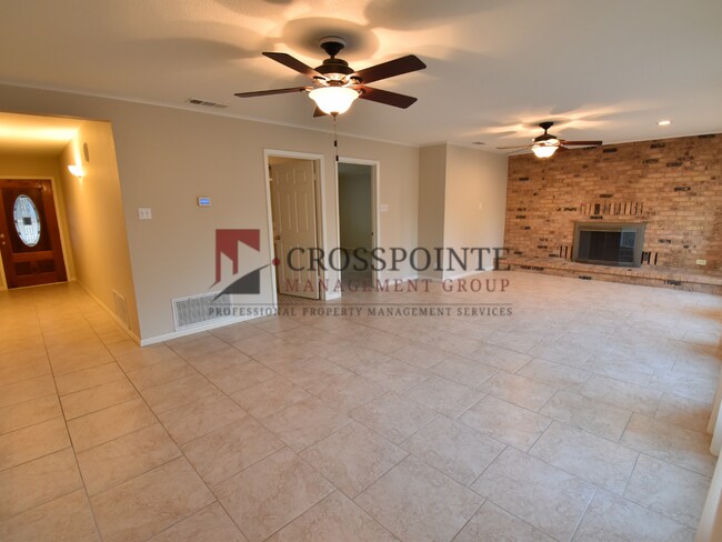 Building Photo - Coming Soon! 3 Bedroom Home On Lake Tyler!