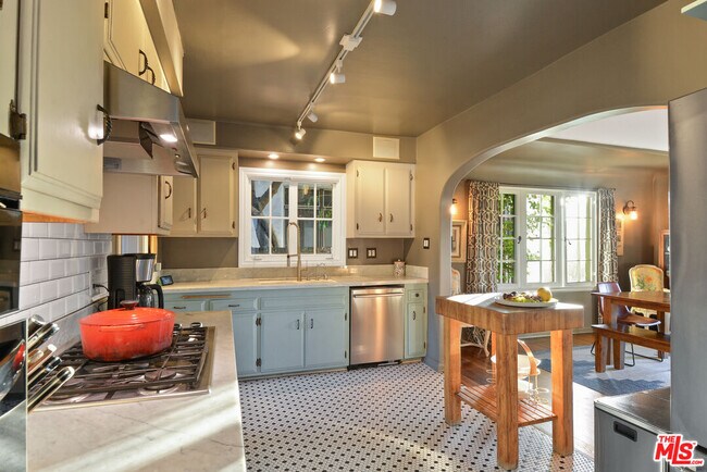 Building Photo - 6717 Whitley Terrace