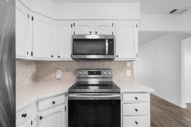 Building Photo - Beautiful Vacaville Home Near Parks, Schools & Shopping