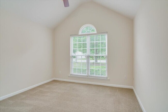 Building Photo - 1242 Watsonia Dr