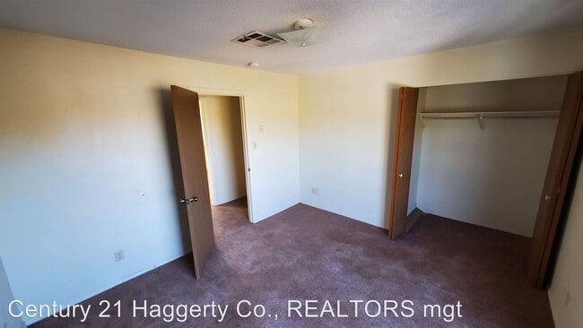 Building Photo - 3266 Executive Hills Rd